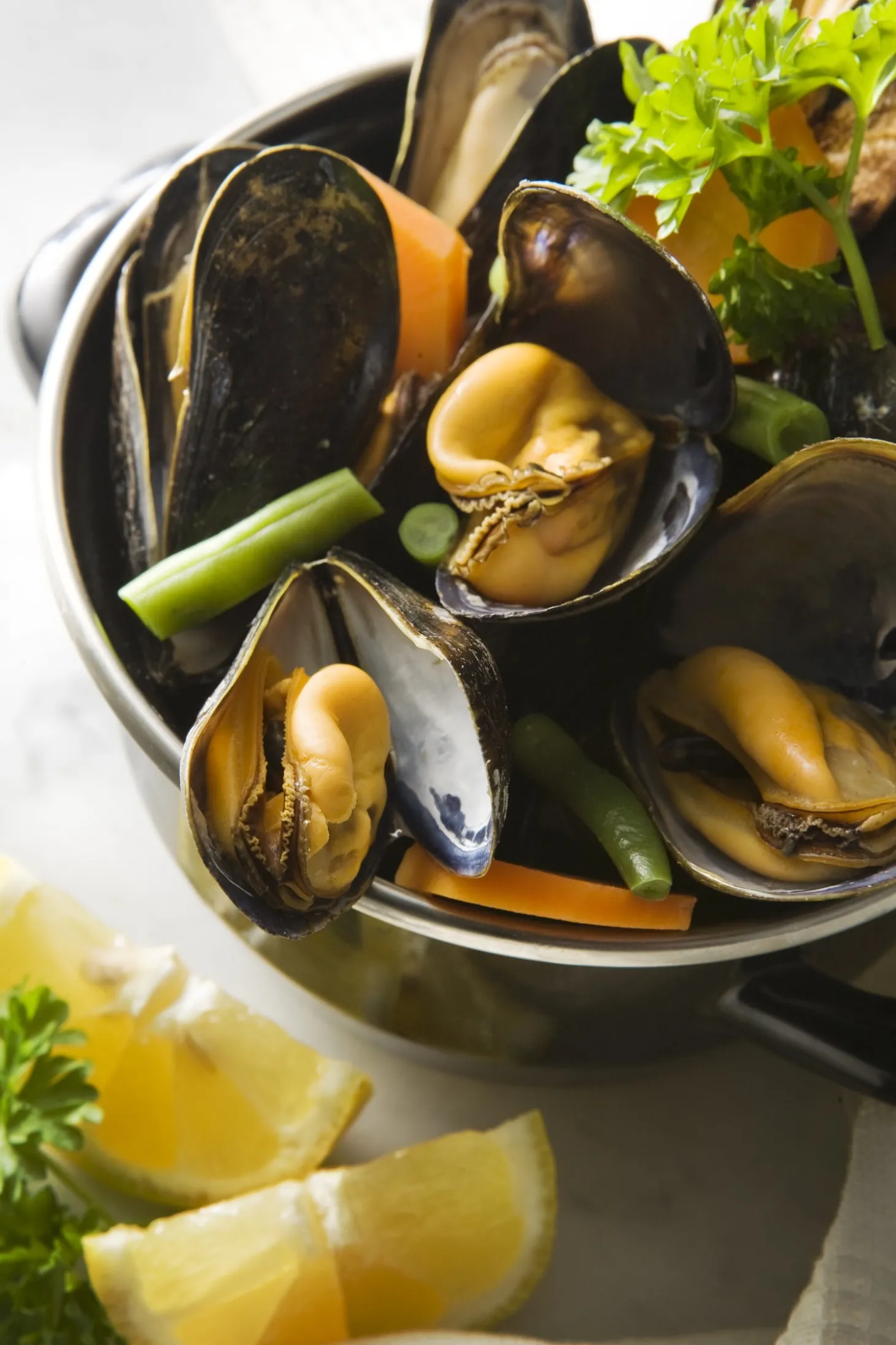 mussel_pot__black_2.webp Mussel Pot - Black