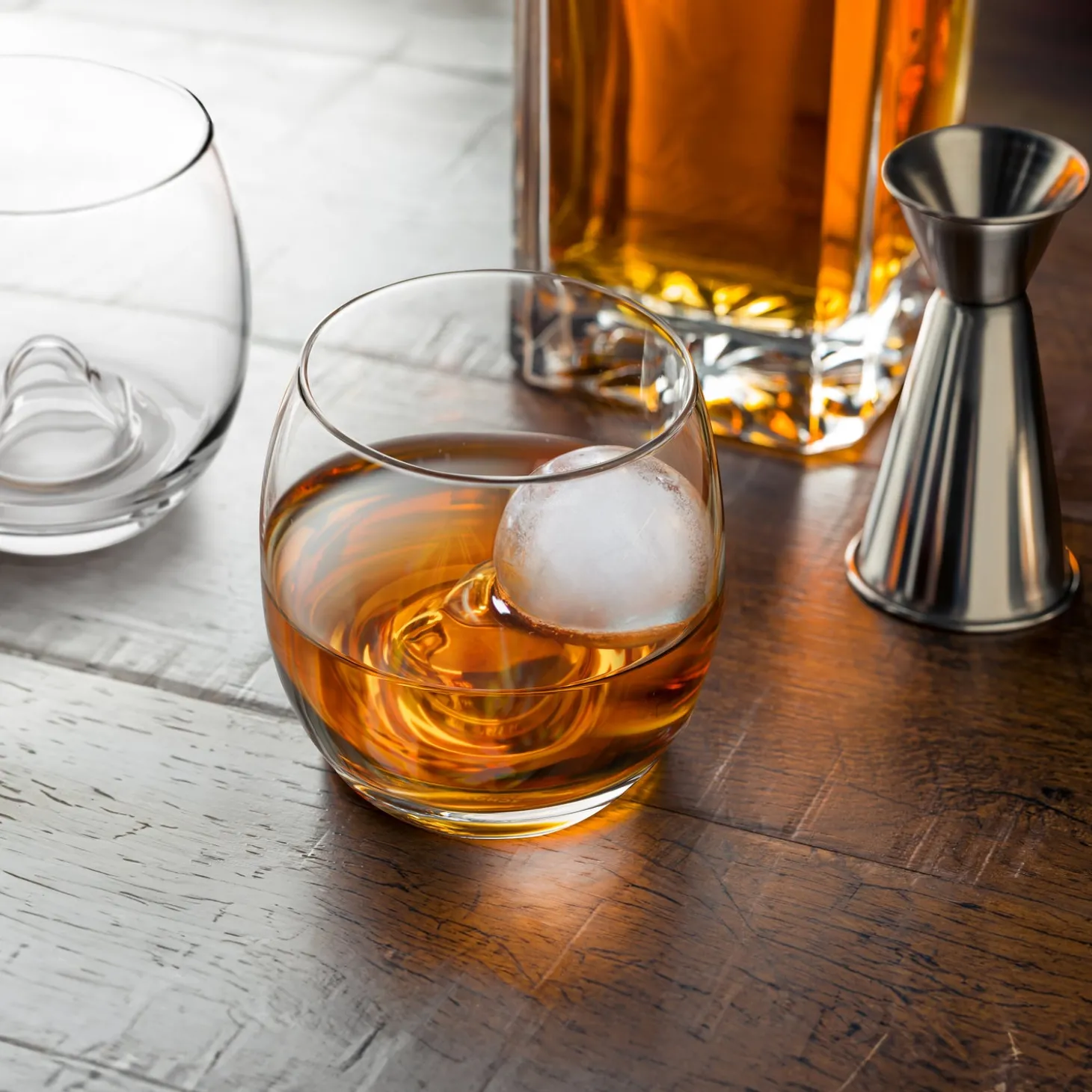 on_the_rock_glass_with_ic_2.webp On The Rock Glass with Ice Ball Mould