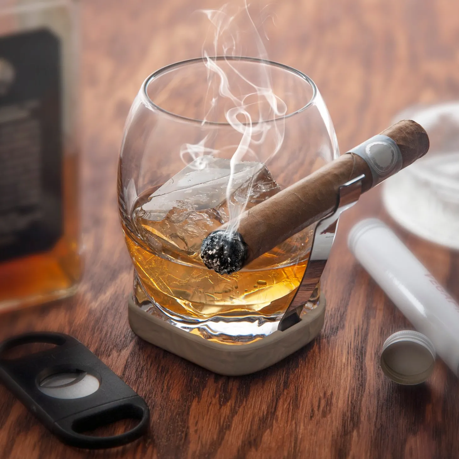 whiskey_cigar_glass_1.webp Whiskey Cigar Glass